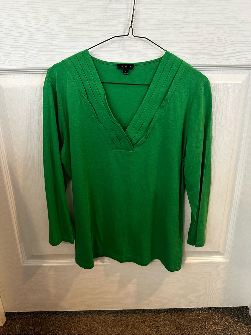 Talbots Bright Green V-Neck Pintuck Long Sleeve Top